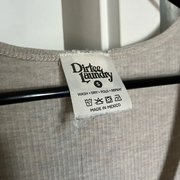 Dirtee Laundry Tank - Picture 3 of 4